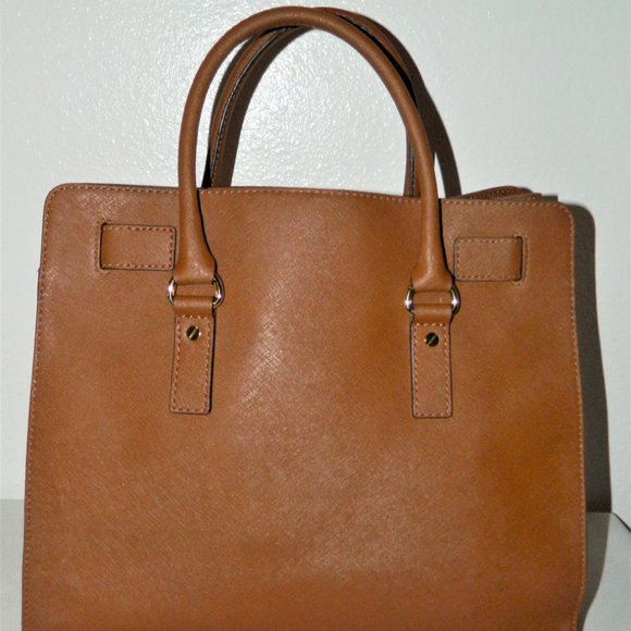 Michael Kors Hamilton Tote with Long Zip Wallet - Picture 4 of 16